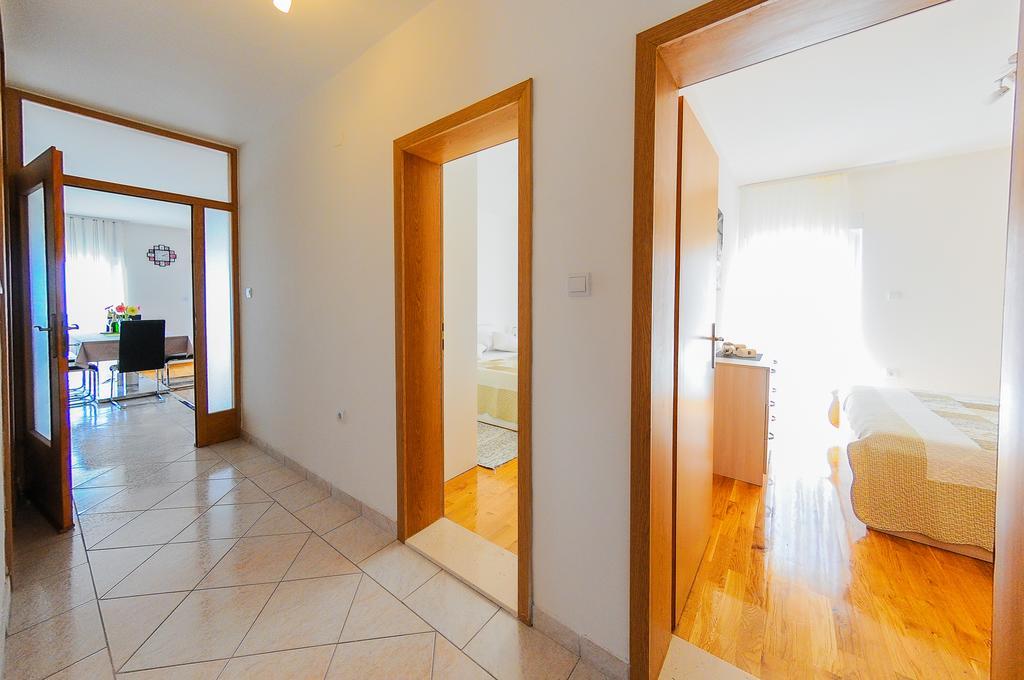 Apartments Rajic Split Ruang foto