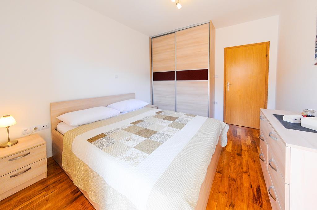 Apartments Rajic Split Ruang foto