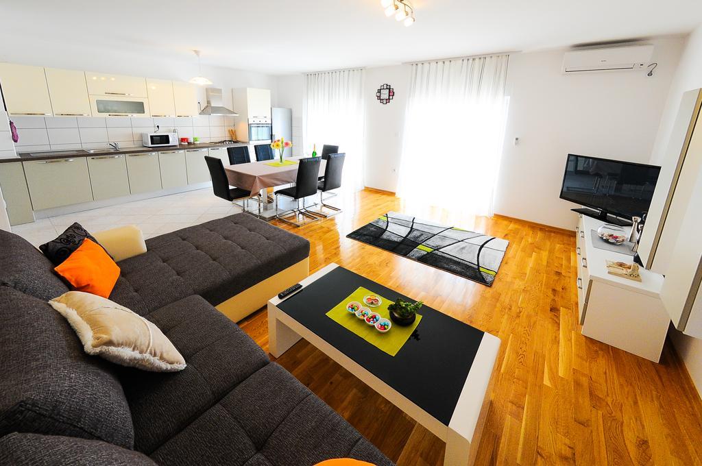 Apartments Rajic Split Ruang foto