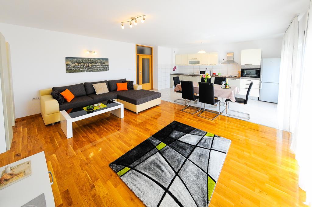 Apartments Rajic Split Ruang foto