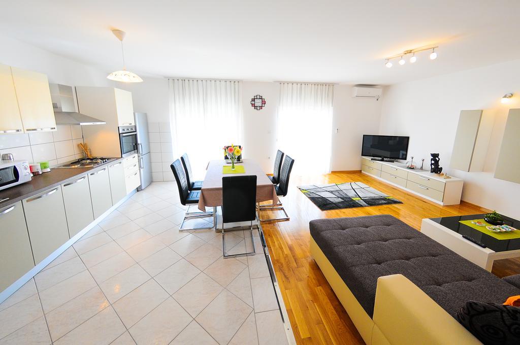 Apartments Rajic Split Bagian luar foto