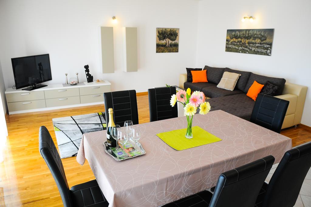 Apartments Rajic Split Bagian luar foto